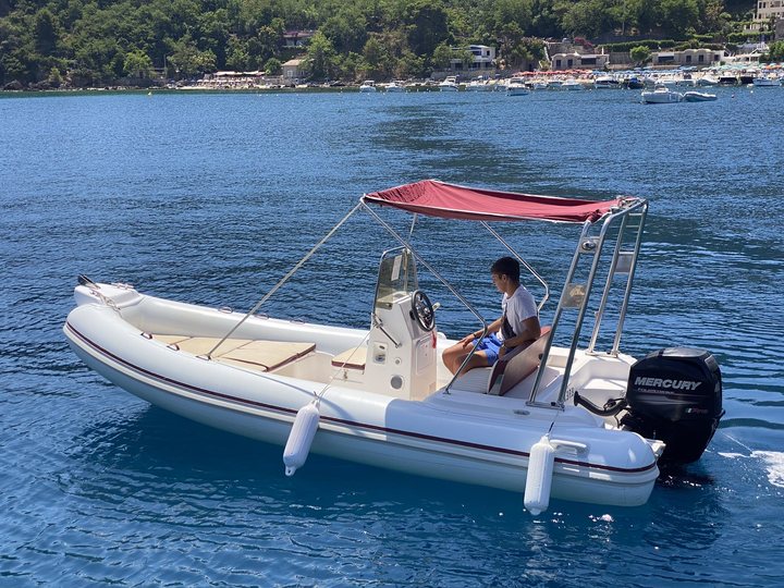Gommone 550 per escursioni a Palinuro
